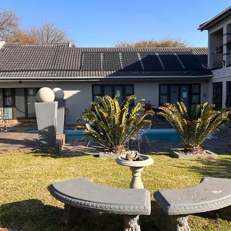 2 Op Terblanche Guesthouse Boksburg Luaran gambar