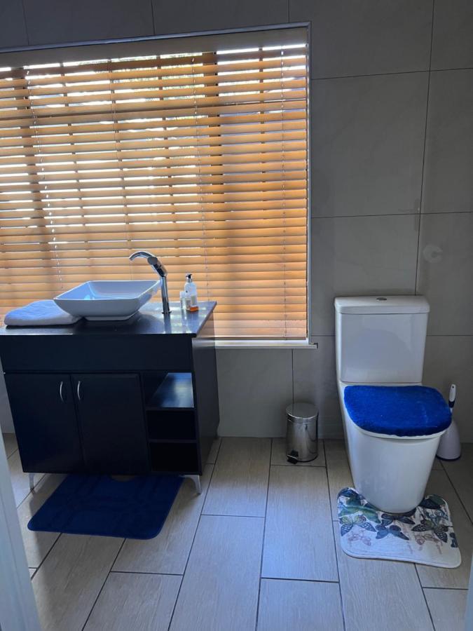 2 Op Terblanche Guesthouse Boksburg Luaran gambar