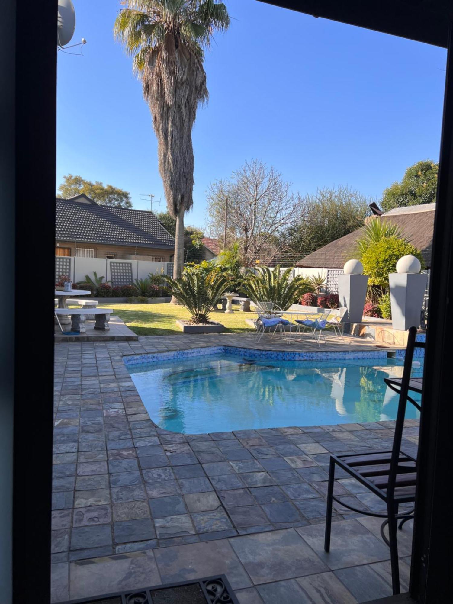 2 Op Terblanche Guesthouse Boksburg Luaran gambar