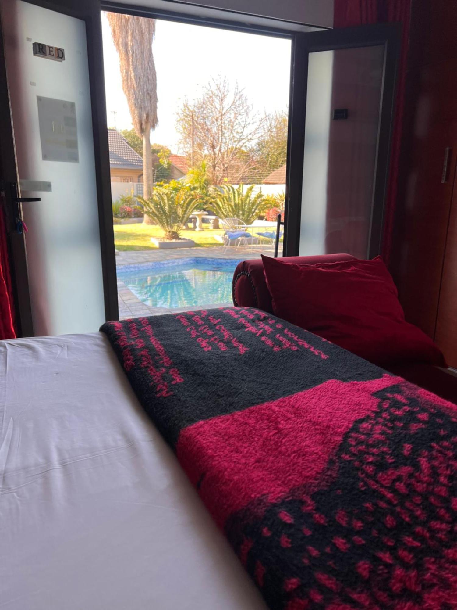 2 Op Terblanche Guesthouse Boksburg Luaran gambar