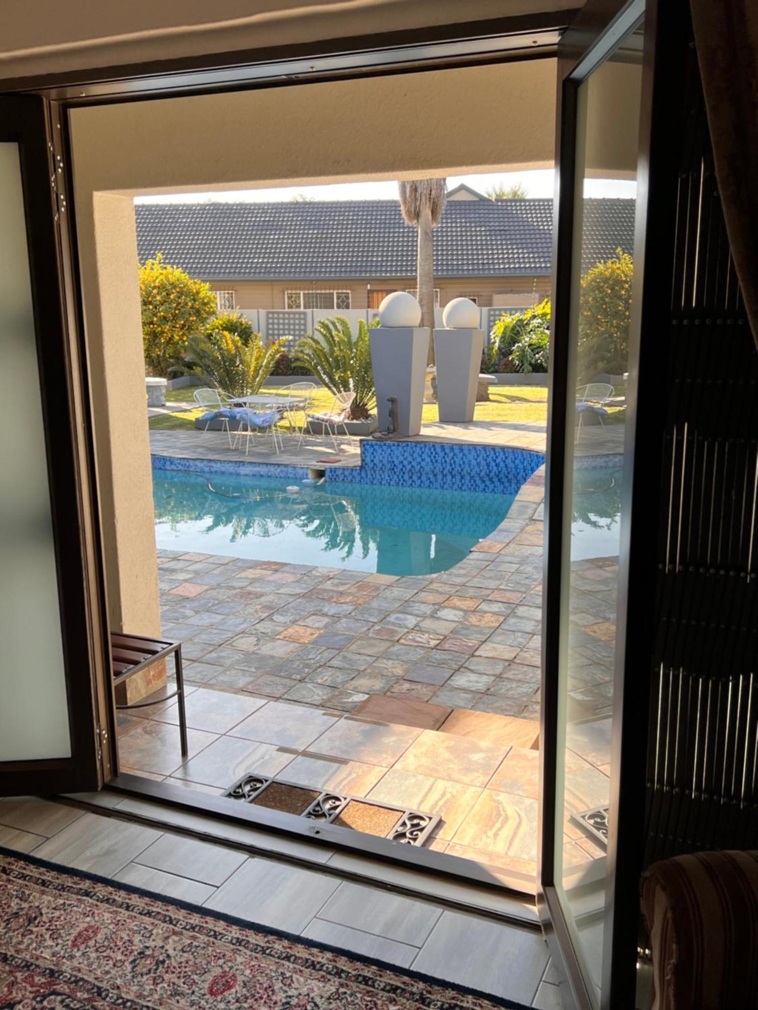 2 Op Terblanche Guesthouse Boksburg Luaran gambar