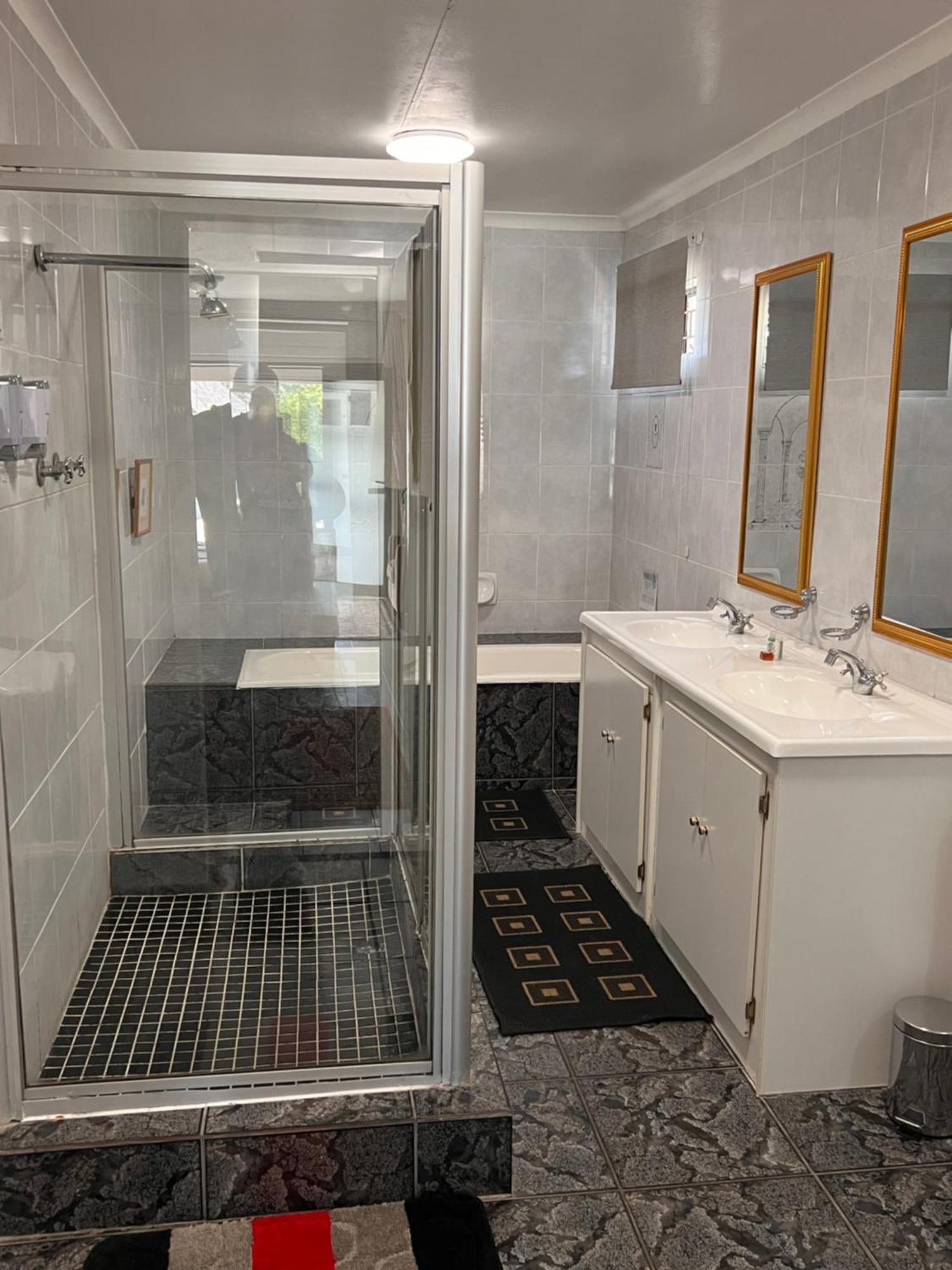 2 Op Terblanche Guesthouse Boksburg Luaran gambar