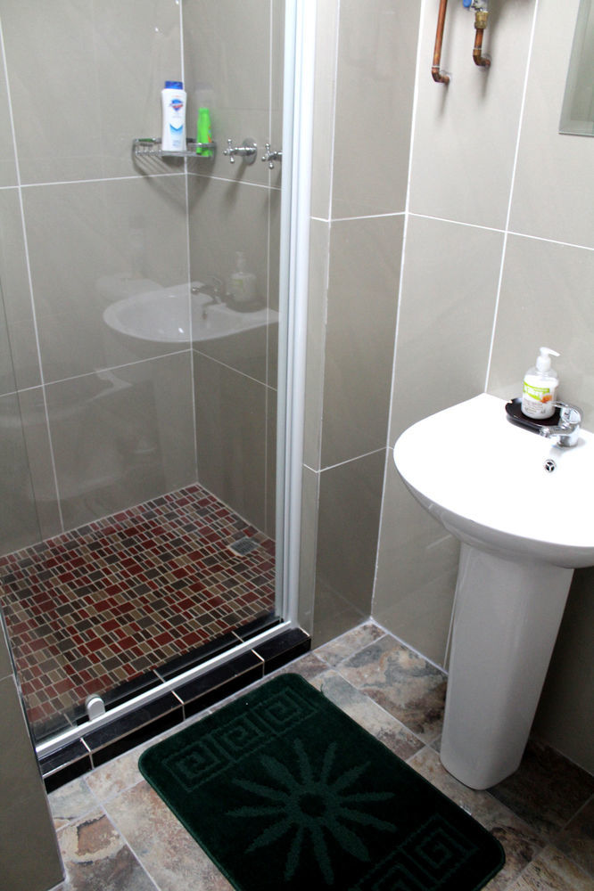 2 Op Terblanche Guesthouse Boksburg Luaran gambar